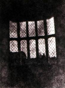 William Henry Fox Talbot: Erkerfenster in der Südgalerie von Lacock Abbey, 1835