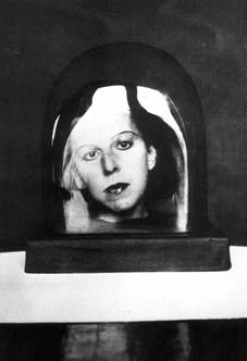 Claude Cahun: Selbstporträt, um 1925
