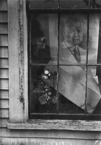 Walker Evans: Campaign Post [...] 1929